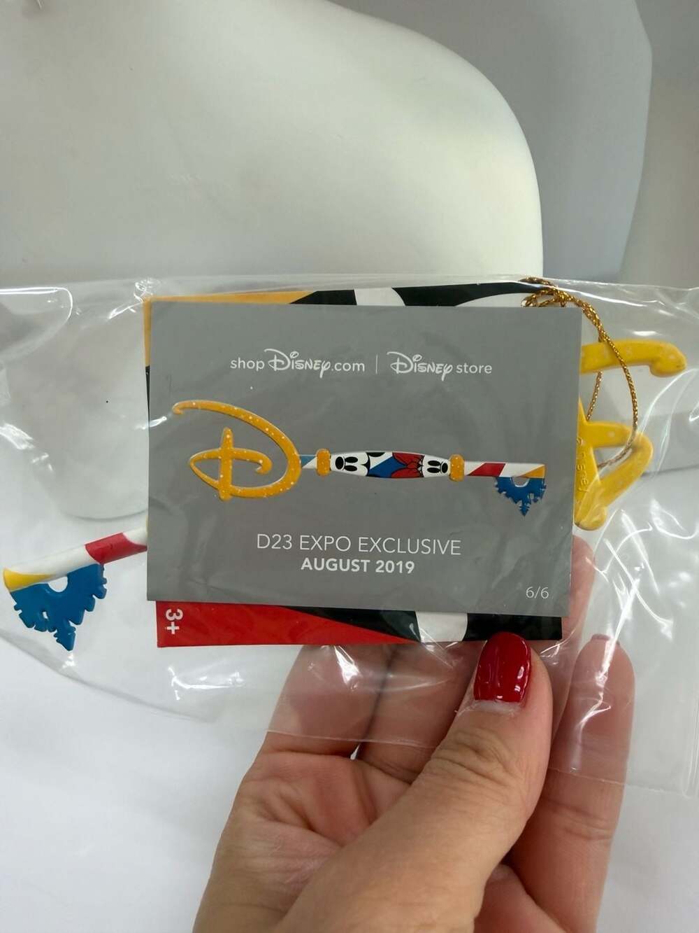 Disney Store D23 Expo Exclusive 2019 Mickey Minnie Mouse Key Collectible Card